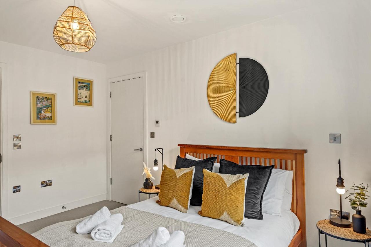 Apartemen Modern 2 Bed By Station Square *